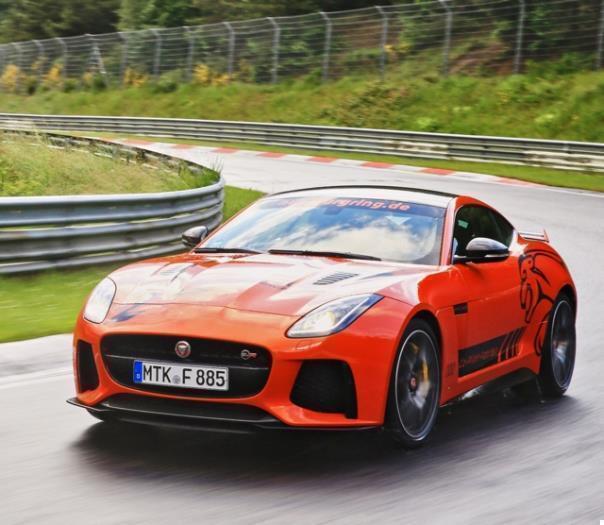 MIT DEM JAGUAR F-TYPE SVR DURCH DIE „GRÜNE HÖLLE“